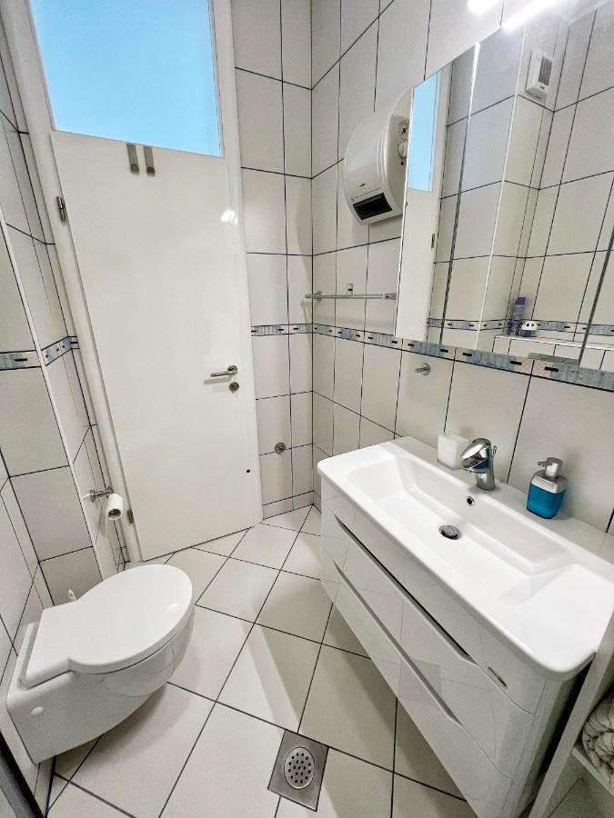 Studio Apartma Pag Blue Ocean 1 With Sea View Pag Town Dış mekan fotoğraf